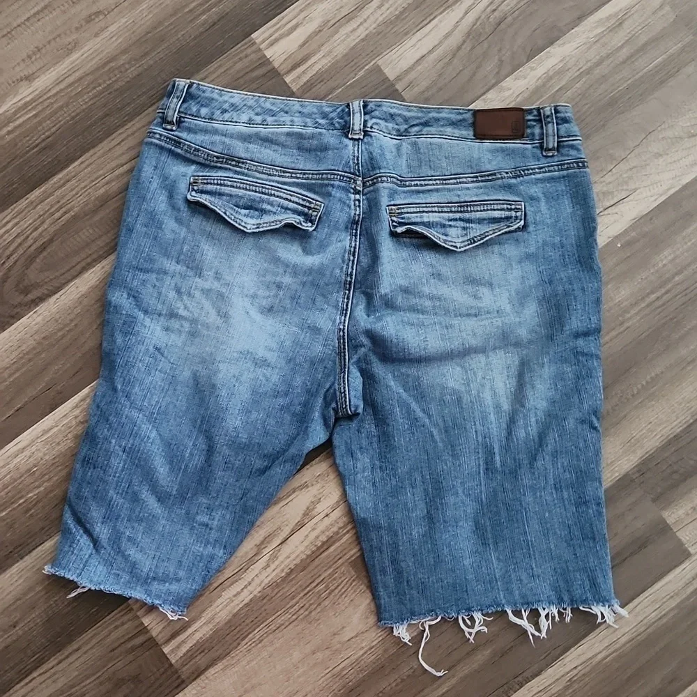 LAND'S End Denim Distressed Long Shorts  JORTS size 10. Rare length